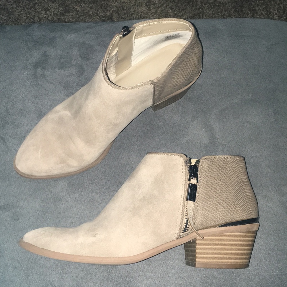 Vera Wang booties